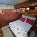 foto del camarote principal de un Alaska 48 en venta en interyachts en barcos de segunda mano