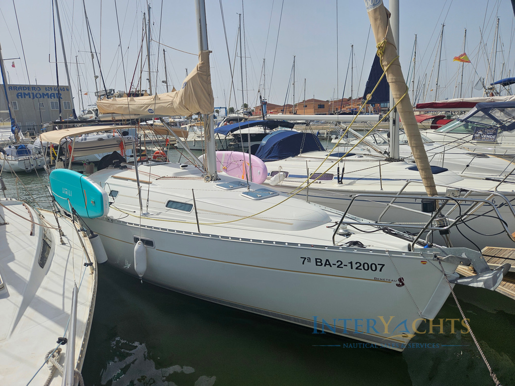 vista exterior de un Beneteau 331 clipper en venta en Interyachts en barcos de segunda mano