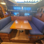 dinning room de un Trawler de 12 metros en venta por interyachts entre sus barcos de segunda mano